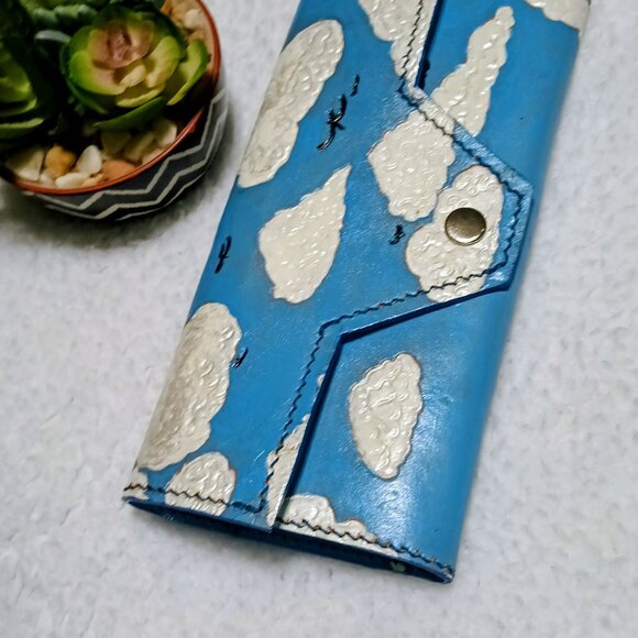 Hand Painted "Clouds&Birds In The Sky" Long Wallet Blue/White/Black - Picture 3 of 12